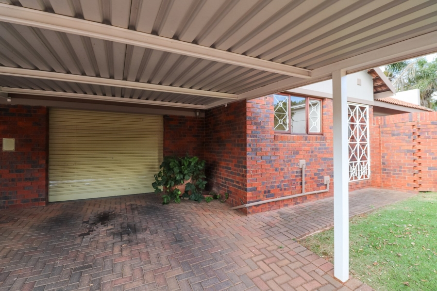 3 Bedroom Property for Sale in Flamwood North West